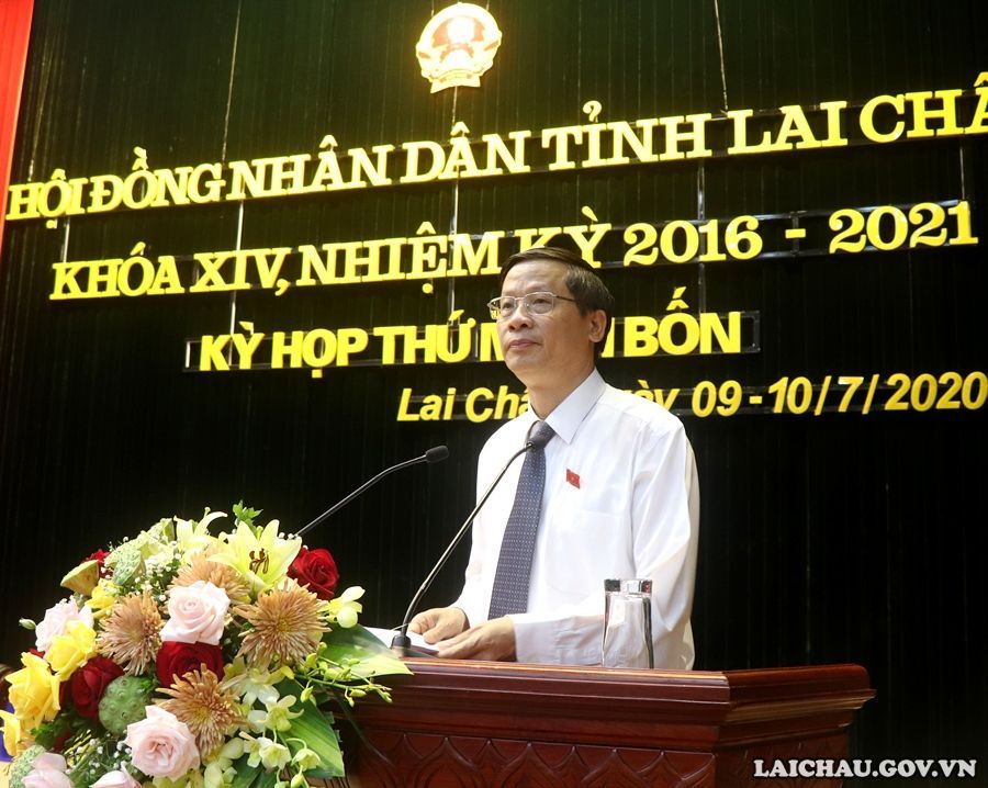 Đồng chí Vũ Văn Hoàn - Phó Bí thư Thường trực Tỉnh uỷ, Chủ tịch HĐND tỉnh phát biểu khai mạc Kỳ họp.